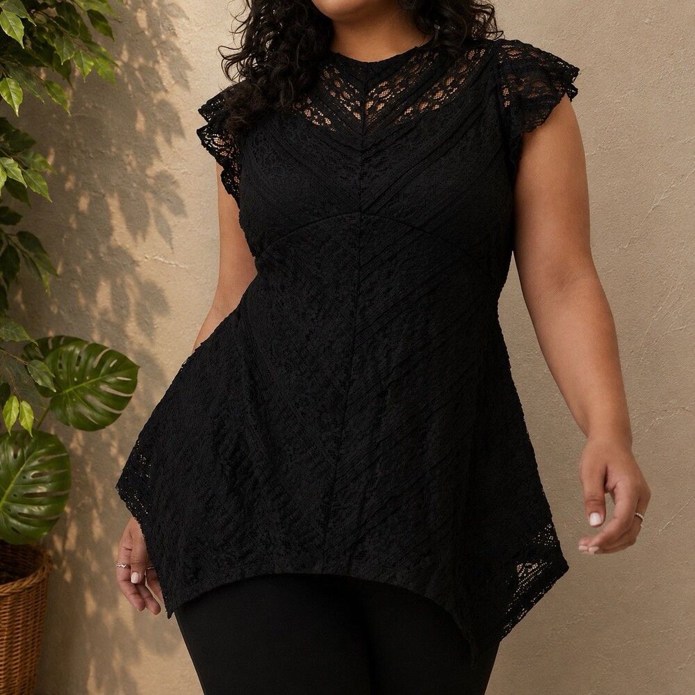 NWT Torrid Babydoll Lace Sharkbite Black Size 0 Whimsigoth Goth Tunic Blouse Top